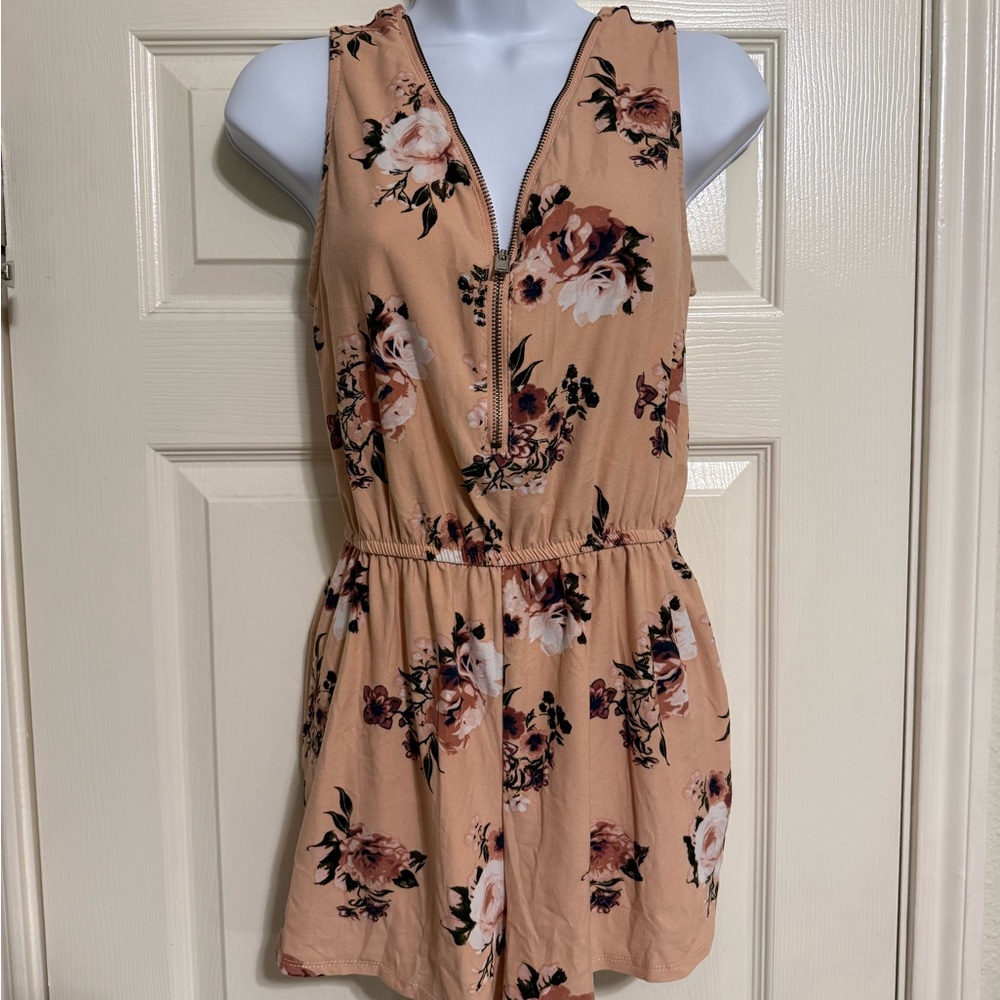 Rue21 Floral Peach Romper Size - L